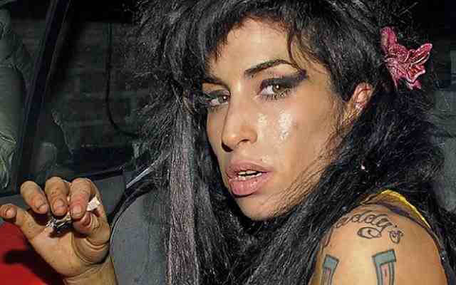 Amy-Winehouse-celebridades-feias-640x400 As 14 celebridades eleitas as mais feias do mundo
