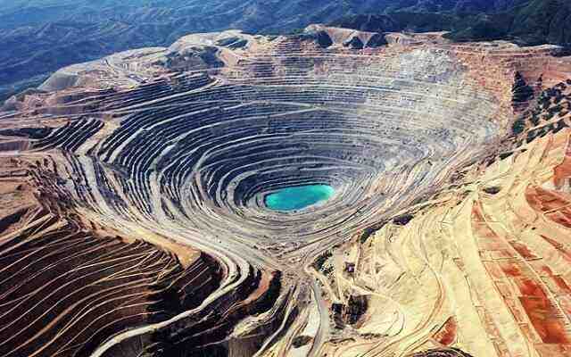 Bingham-Canyon-Mine-Utah-EUA-1-640x400 Os 10 buracos mais incríveis do mundo