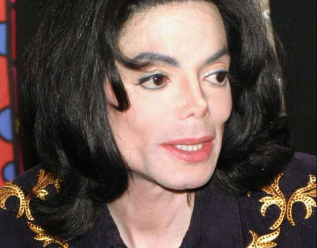 Michael-Jackson-640x501 As 14 celebridades eleitas as mais feias do mundo