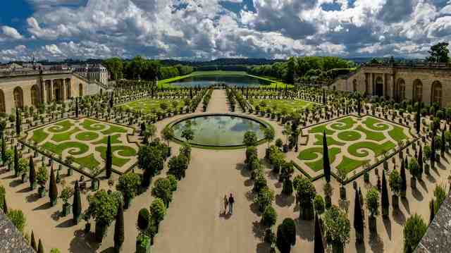 The-orangery-Chateau-at-Versailles-France-640x359 As 10 mansões mais caras e luxuosas do mundo