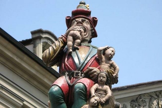 Fonte-Kindlifresser-Berna-Suica-640x426 As estátuas e esculturas mais estranhas do mundo