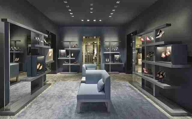 Giorgio-Armani-Store-Paris1 As incríveis e luxuosas lojas pelo mundo