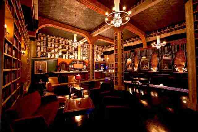 Hemingways-Lounge-Hollywood-Estados-Unidos-640x426 Os 30 bares mais exóticos e luxuosos do mundo