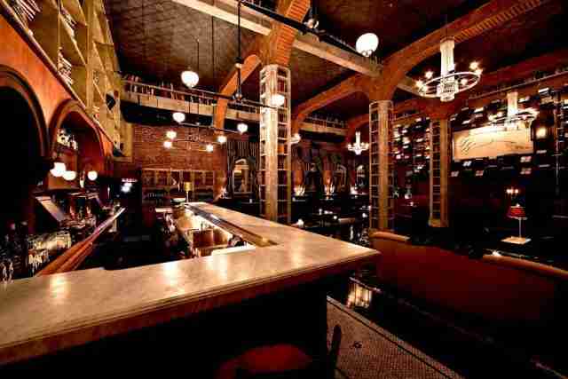 Hemingways-Lounge-Hollywood-Estados-Unidos1-640x427 Os 30 bares mais exóticos e luxuosos do mundo