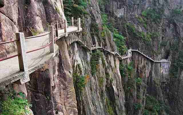 Huangshan-Caminhos-China As pontes mais incríveis e assustadoras do mundo