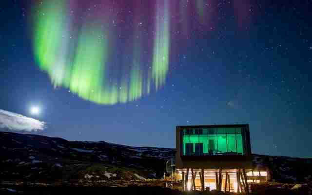 Northern-Lights-Bar-Islandia2-640x401 Os 30 bares mais exóticos e luxuosos do mundo