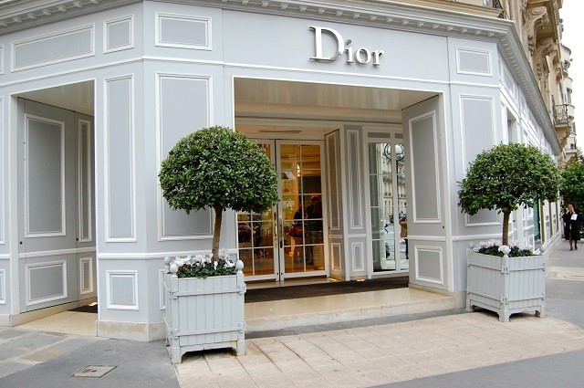 dior-paris1 As incríveis e luxuosas lojas pelo mundo