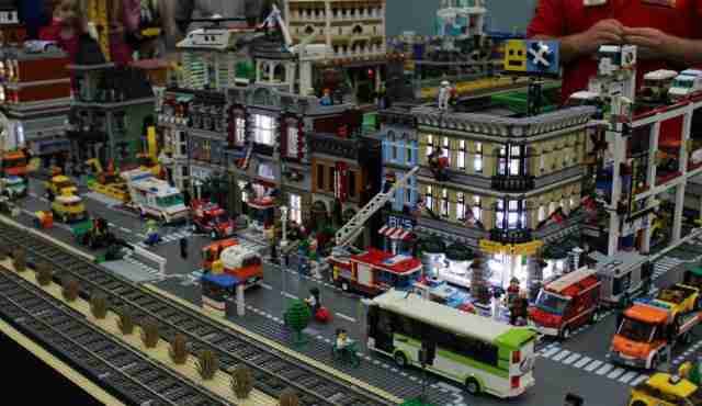 incriveis-criacoes-feitas-com-o-Lego35 Veja as 50 incríveis criações feitas com o Lego