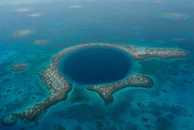 Blue-Hole-Belize-1 Conheça os 100 lugares mais lindos do mundo