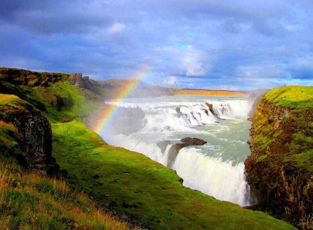 cachoeira-na-islandia-1 Conheça os 100 lugares mais lindos do mundo