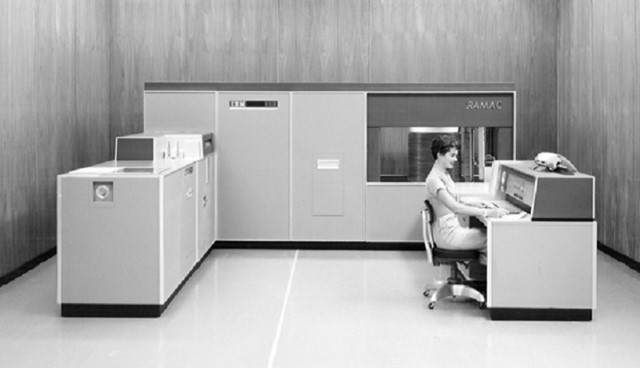 RAMAC-3051-1 Conheça o primeiro computador do mundo