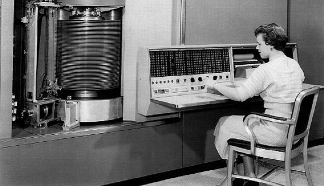 RAMAC-3052-1 Conheça o primeiro computador do mundo