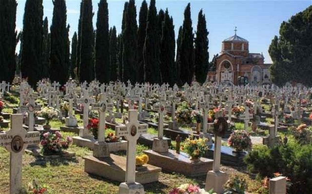 Cemiterio-de-an-Michele-em-Veneza-Italia-640x399 Os 14 cemitérios mais assustadores do mundo