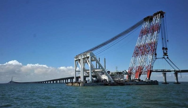 Ponte-Qingdao-Haiwan-na-China2 Veja a maior ponte de água salgada do mundo