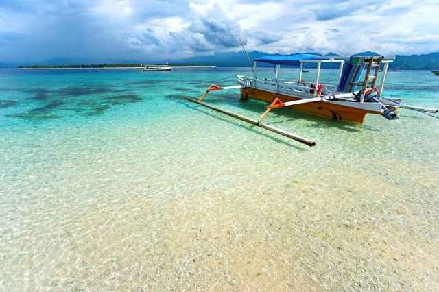 Praia-de-Gili-Meno-Lombok-Indonesia As 10 maravilhosas paisagens de praias, cachoeiras e lagos