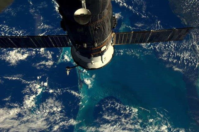 bahamas-640x425 As 32 imagens surpreendentes da terra e do espaço por satélite