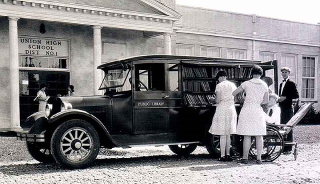 biblioteca-movel-multnomah-county-1926 Fotos raras das bibliotecas móveis antigamente