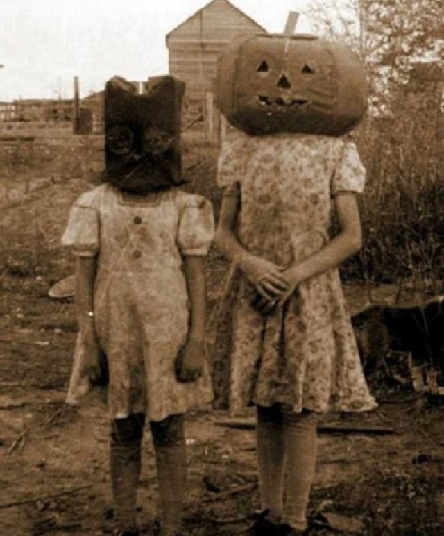 fotos-antigas-de-halloween14 As 35 fotos de fantasias antigas e assustadoras de Halloween