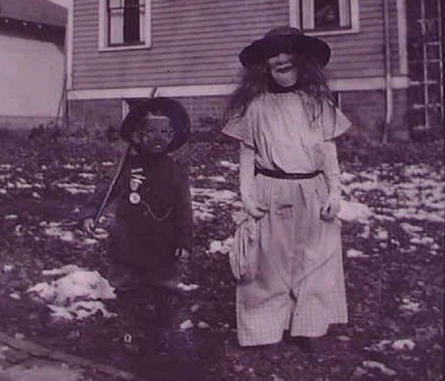 fotos-antigas-de-halloween35 As 35 fotos de fantasias antigas e assustadoras de Halloween