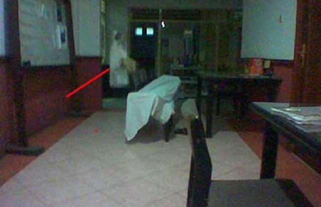 fotos-fantasmas9-640x413 18 casos estranhos de possíveis fantasmas nas fotografias