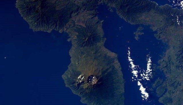 indonesia-sumbuwa-640x366 As 32 imagens surpreendentes da terra e do espaço por satélite