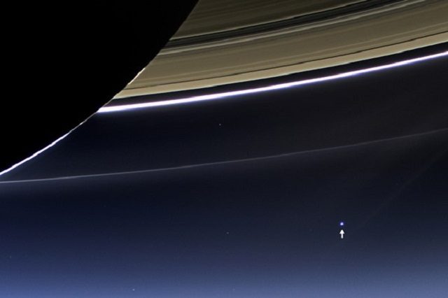 terra-vista-de-saturno-640x426 As 32 imagens surpreendentes da terra e do espaço por satélite
