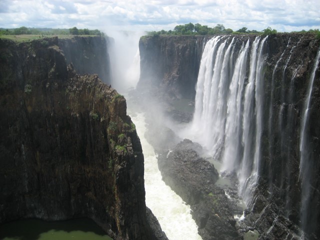 Quedas-Victoria-Zambia-e-Zimbabwe As 15 cachoeiras mais lindas do mundo